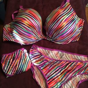 NEW Victoria Secret Bra 38D and Underwear set Lg